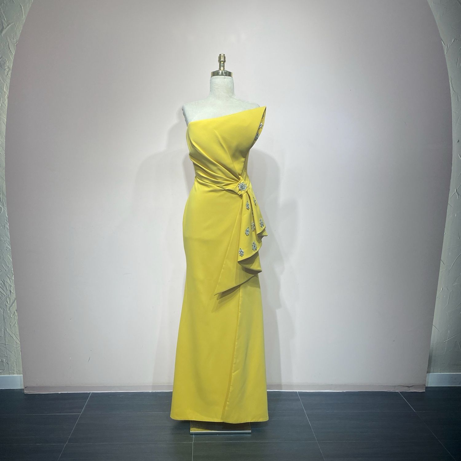 Vestido sirena amarillo mostaza talla 42/10
