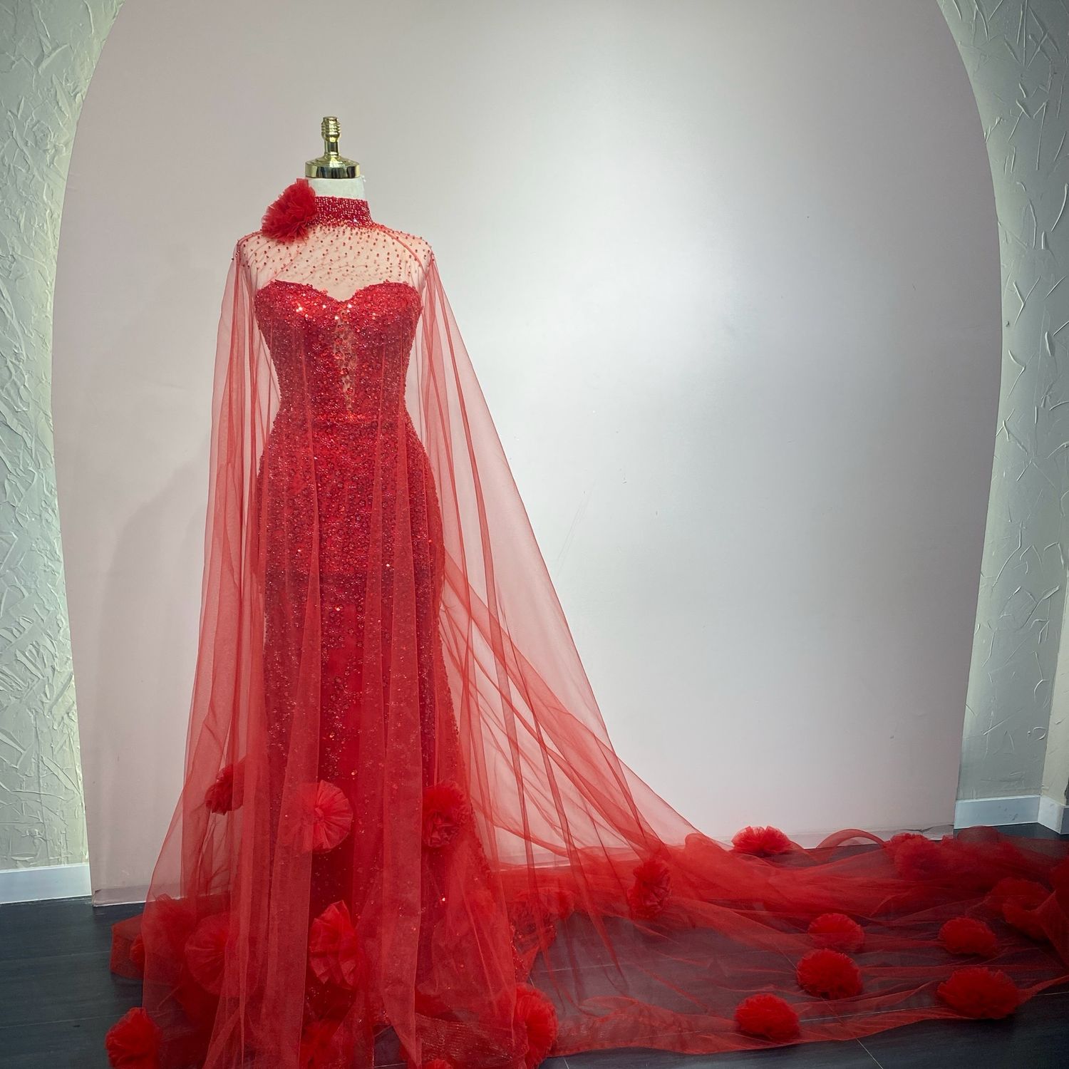 Vestido rojo sirena con capa talla 38/6