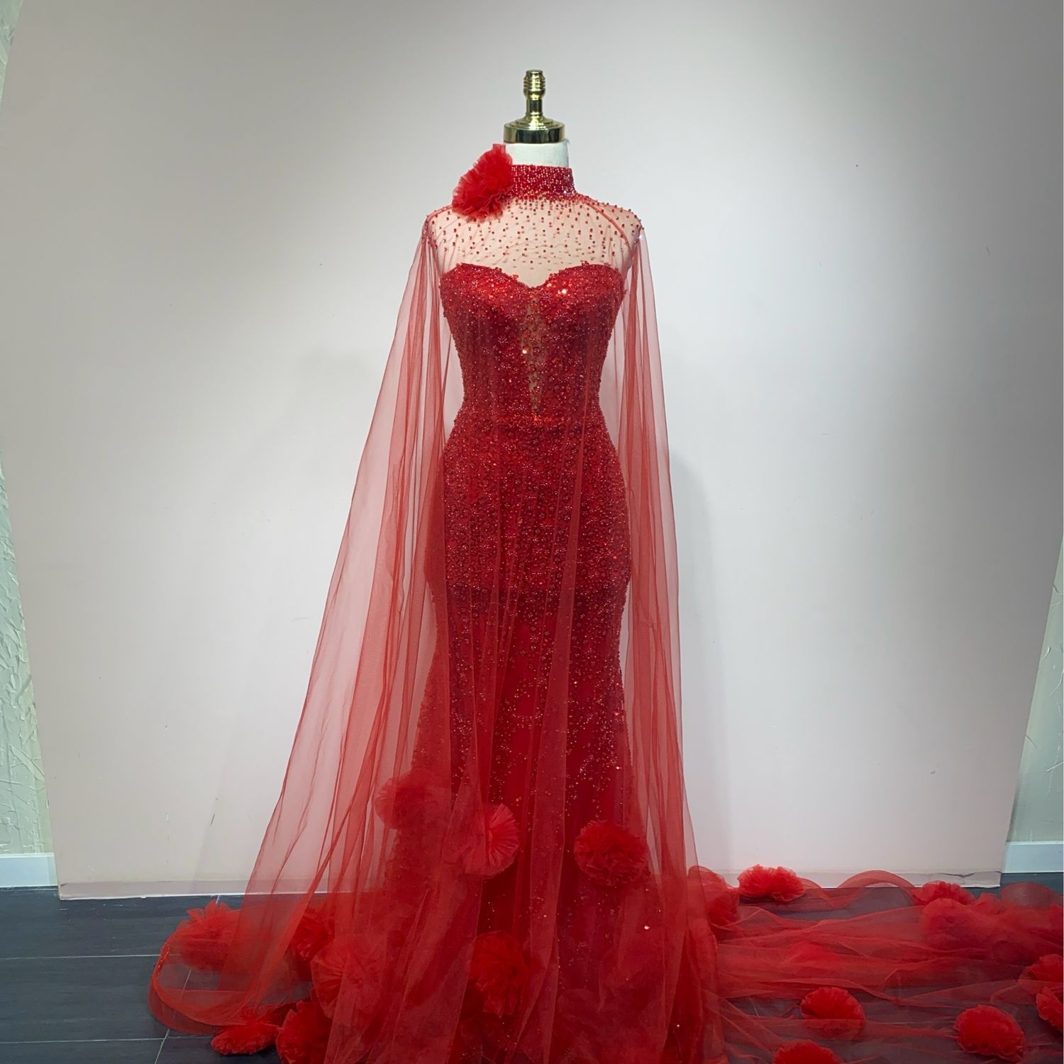 Vestido rojo sirena con capa talla 38/6