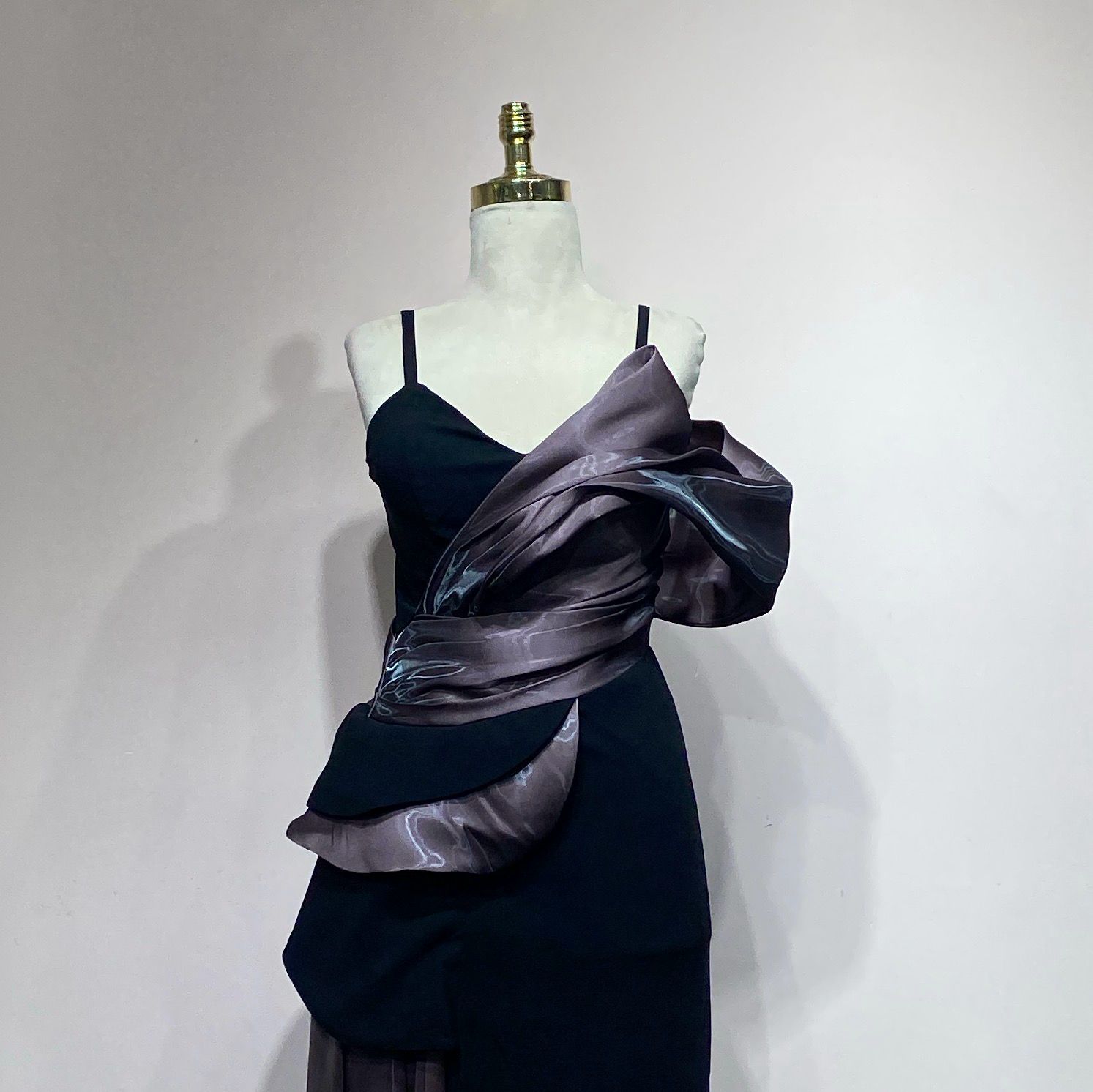 Vestido sirena morado con negro talla 40/8