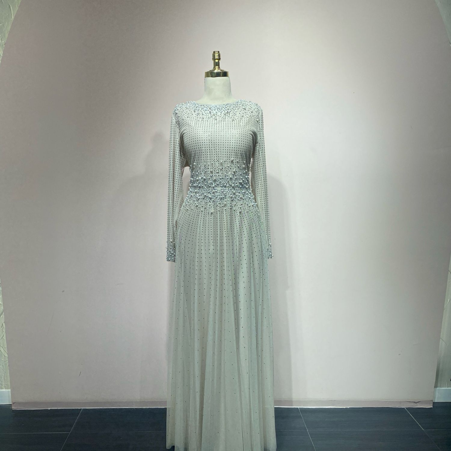 Vestido corte recto beige talla 44
