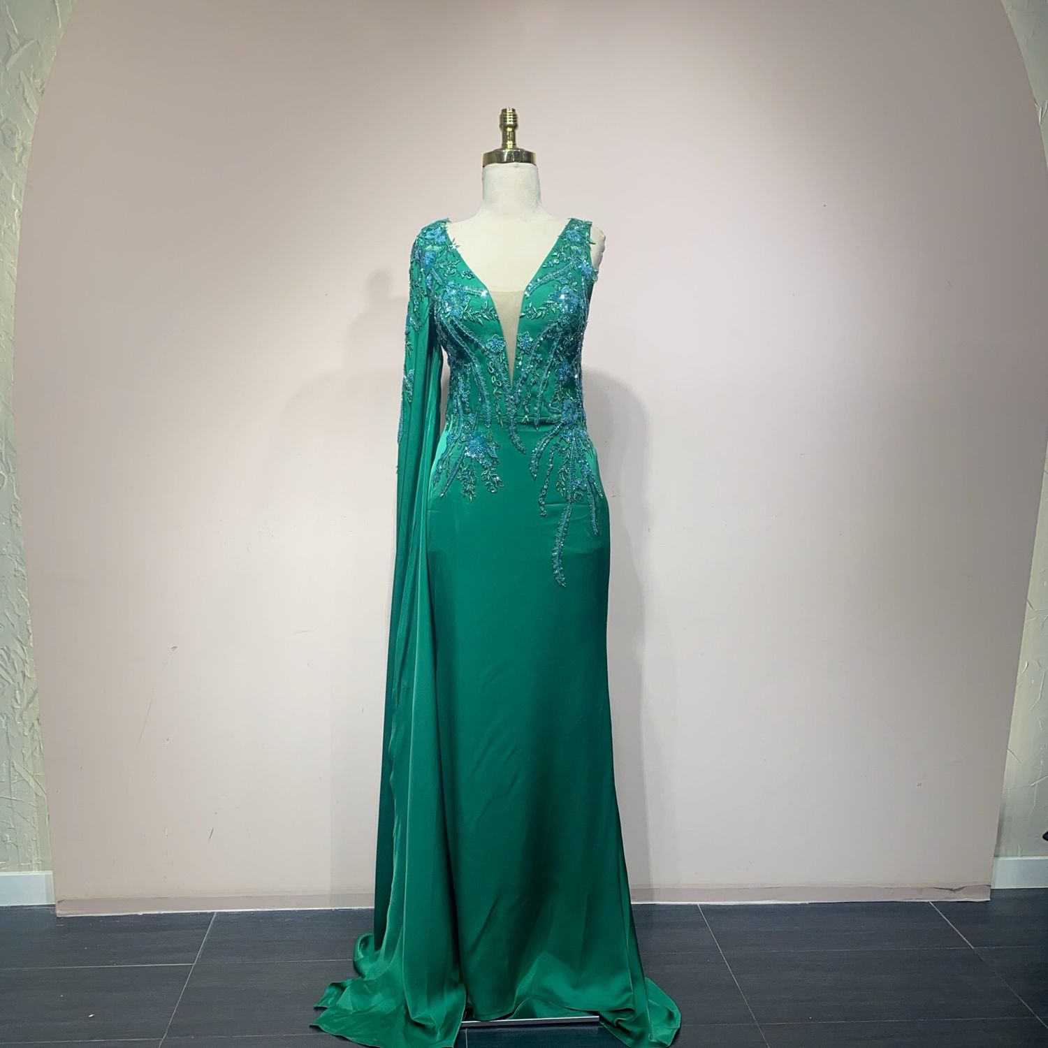 Vestido corte sirena talla 40