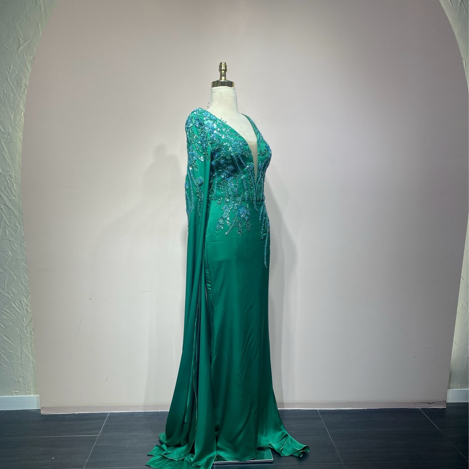 Vestido corte sirena talla 40