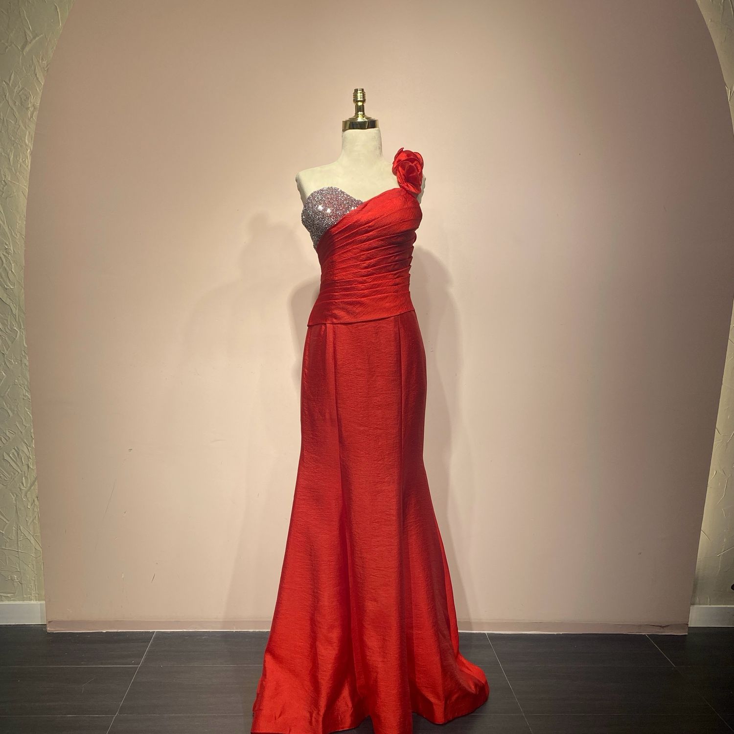 Vestido corte sirena talla 42