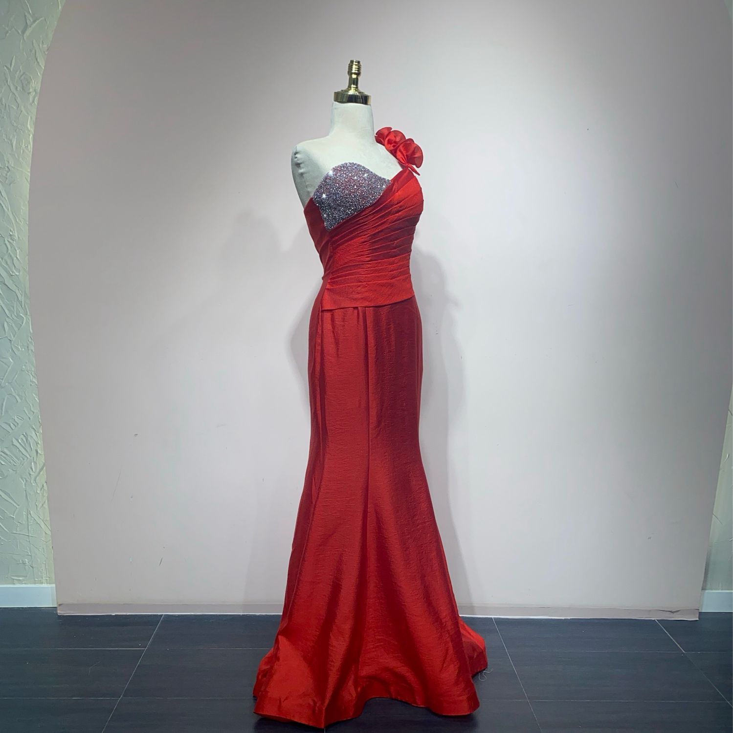 Vestido corte sirena talla 42