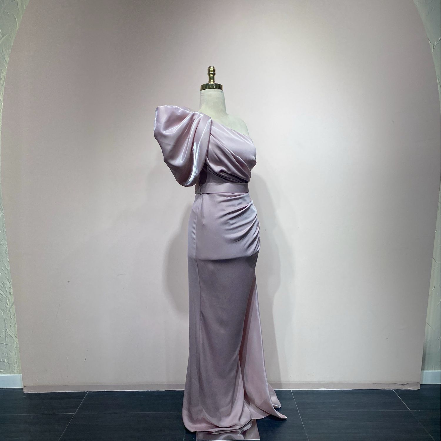 Vestido sirena con sobrefalda talla 38