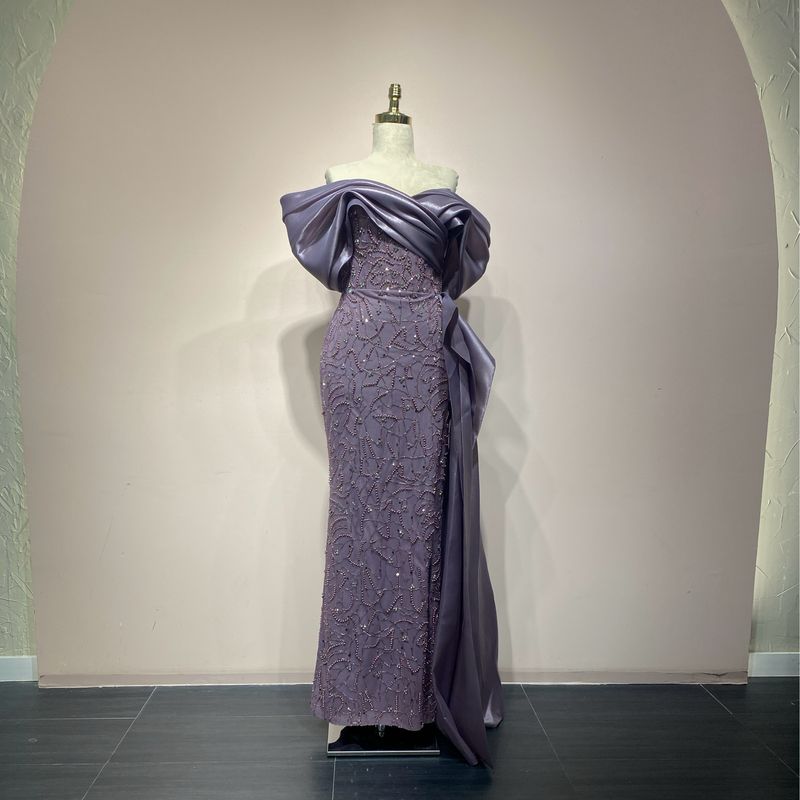 Vestido sirena morado talla 40