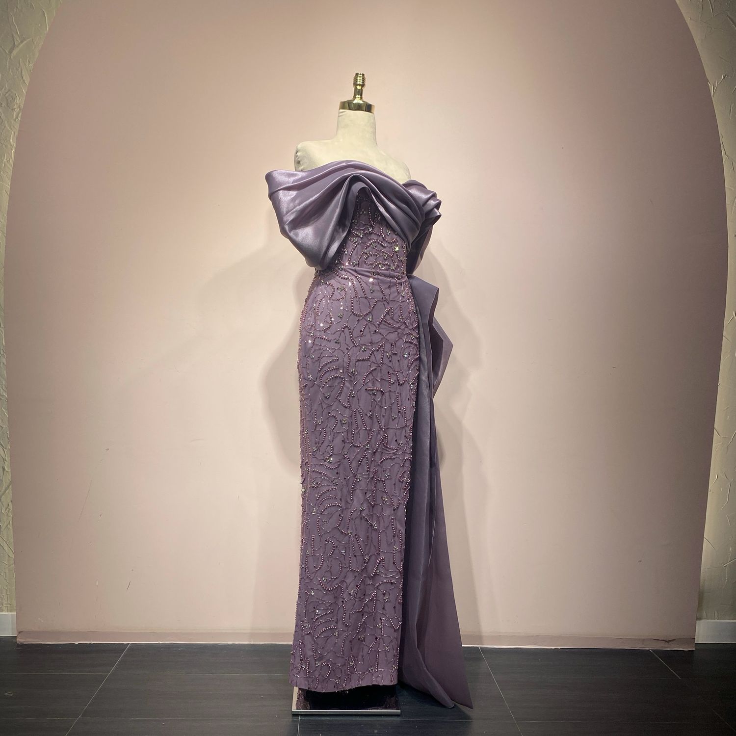Vestido sirena morado talla 40