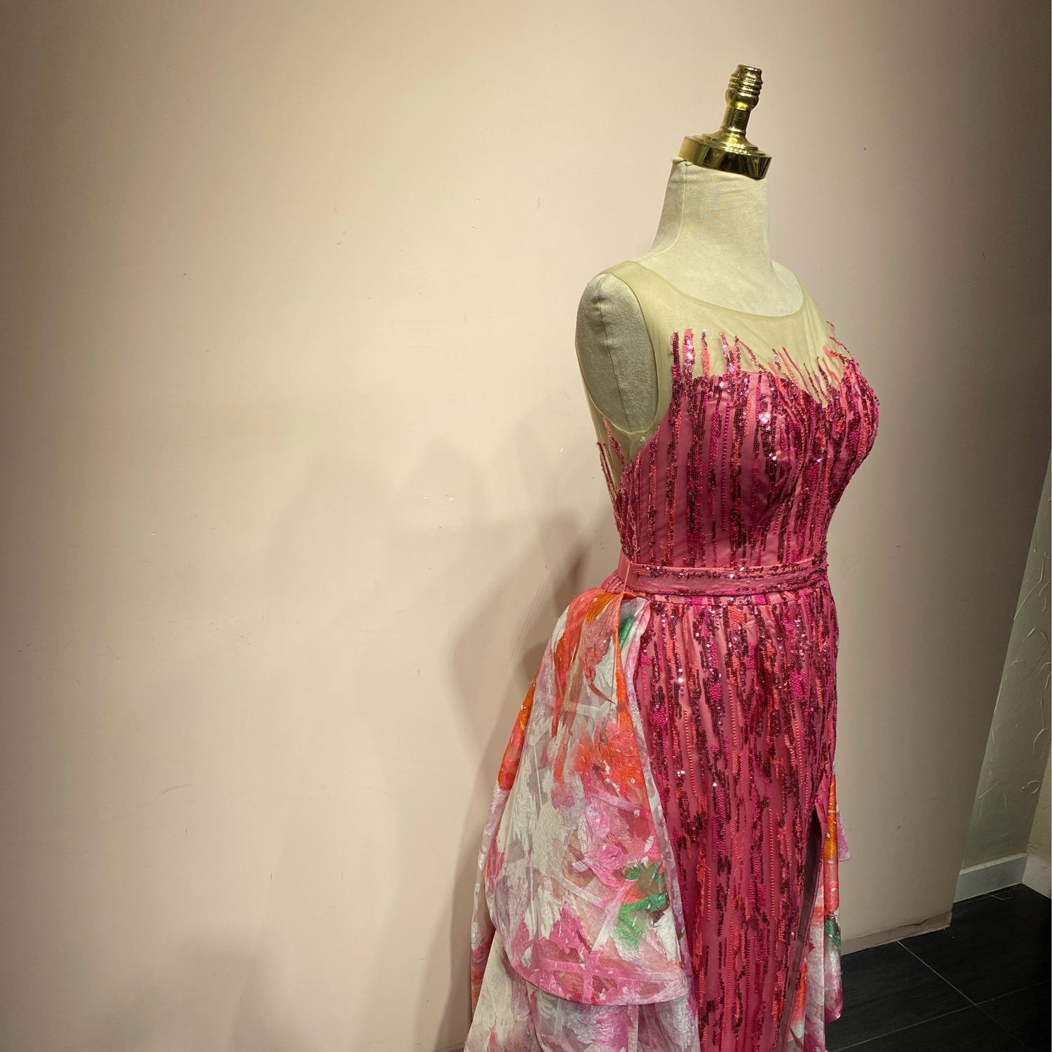 Vestido largo con sobrefalda - coral - talla 42