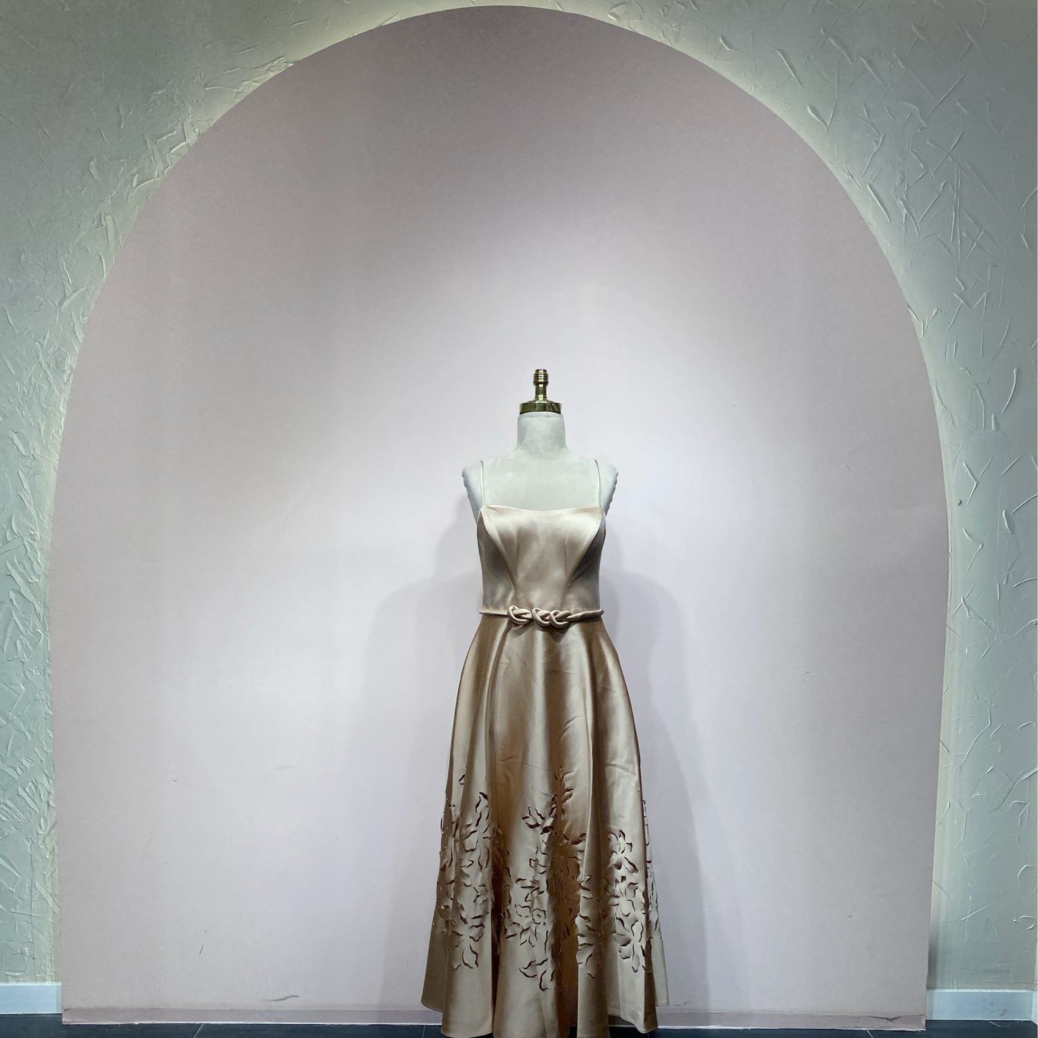 Vestido corto - Dorado - talla 42