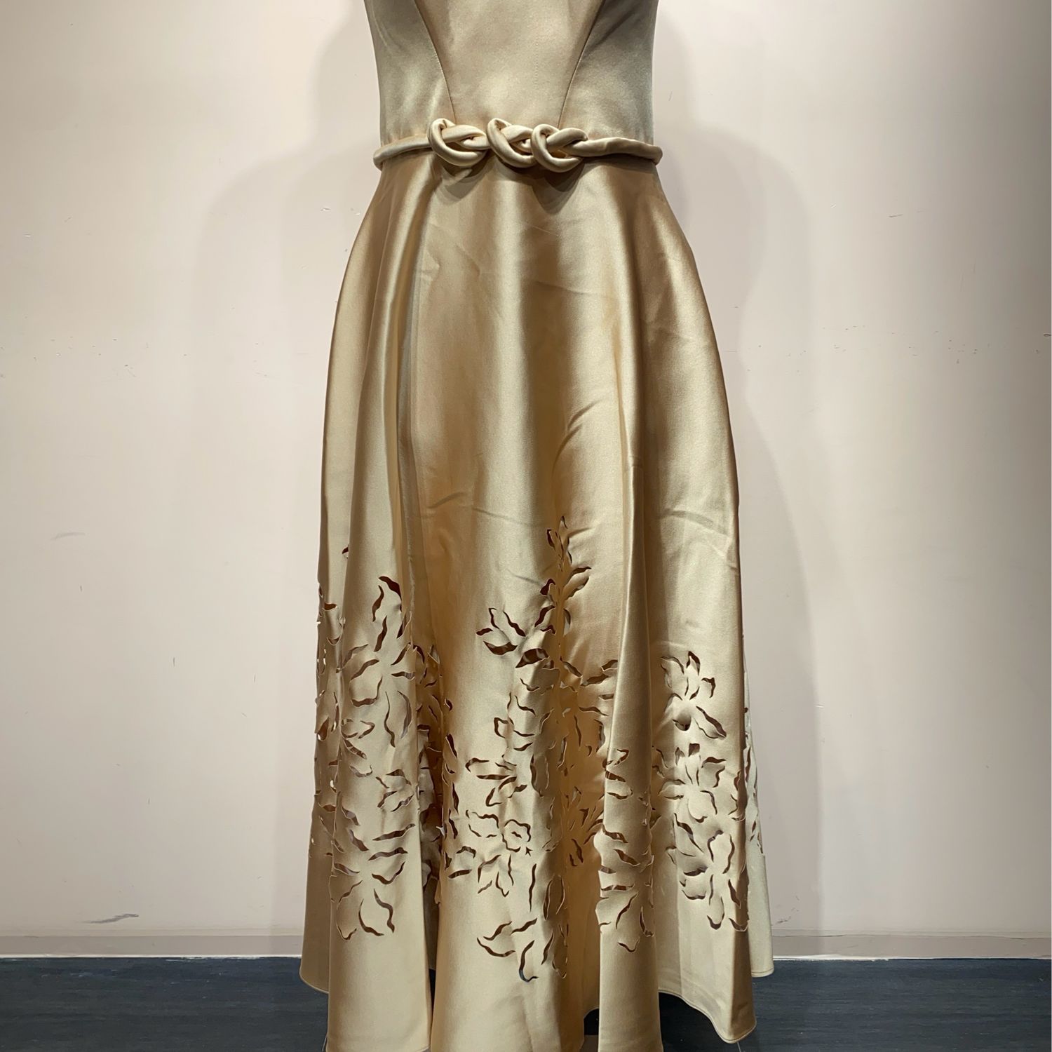 Vestido corto - Dorado - talla 42