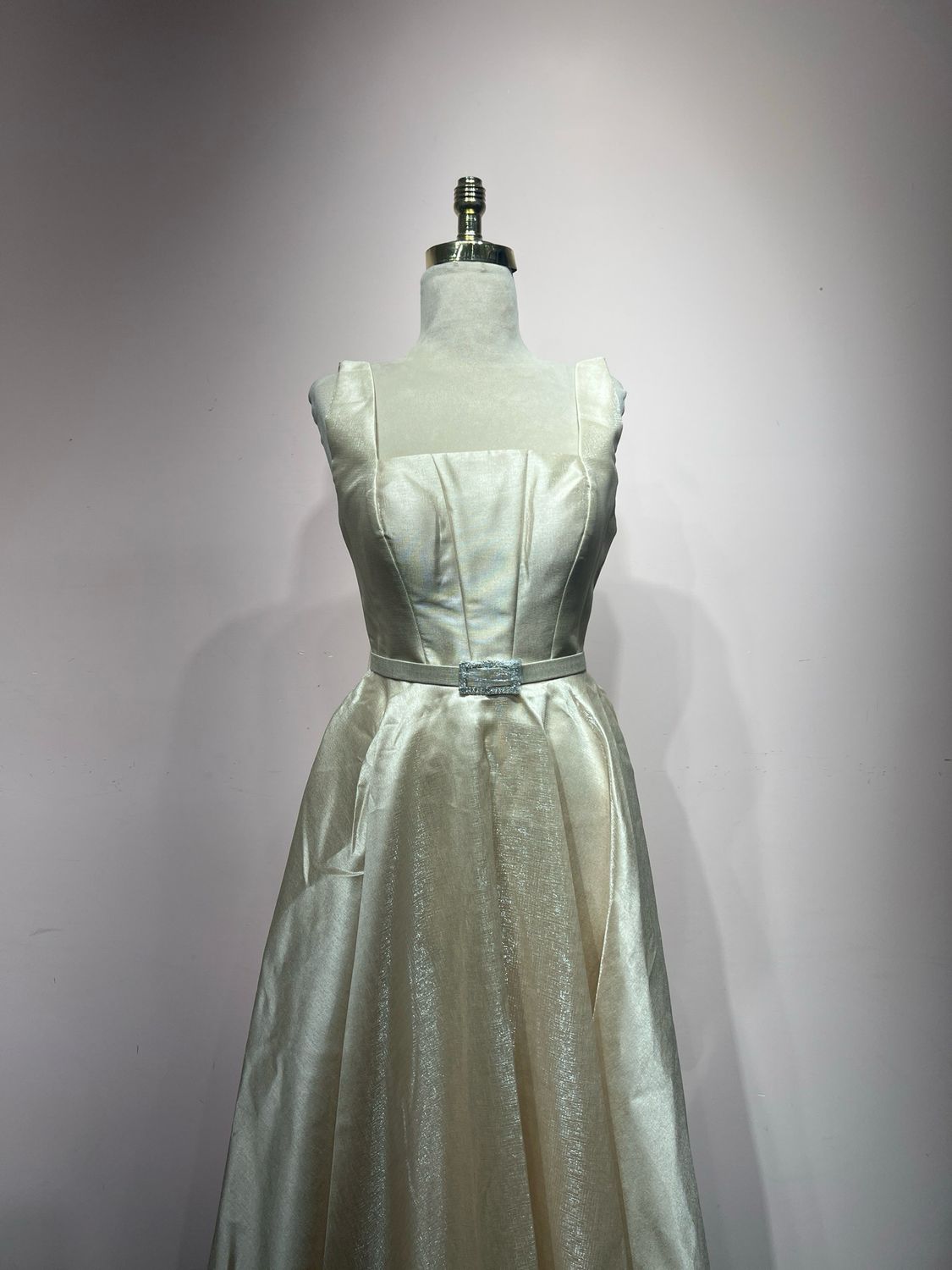 Vestido corto - Champagne - talla 40