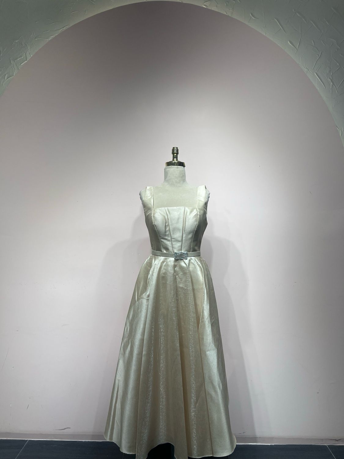 Vestido corto - Champagne - talla 40