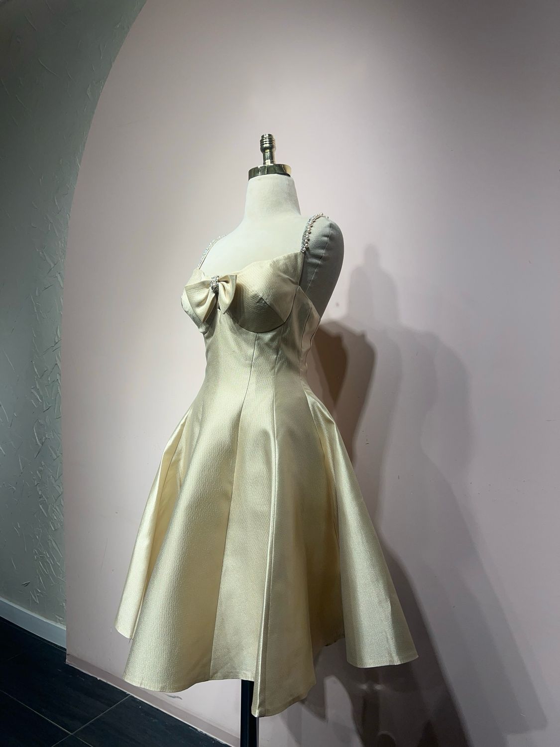 Vestido corto - Dorado - talla 38