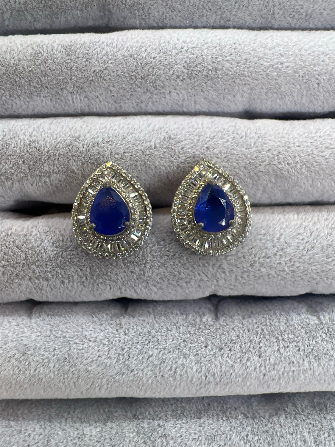 Aretes chicos piedra azul
