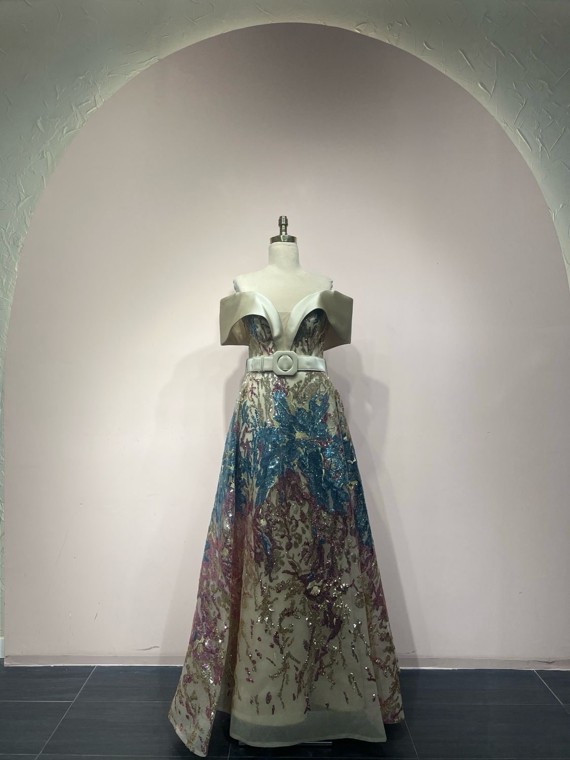 Vestido largo - Dorado - talla 44