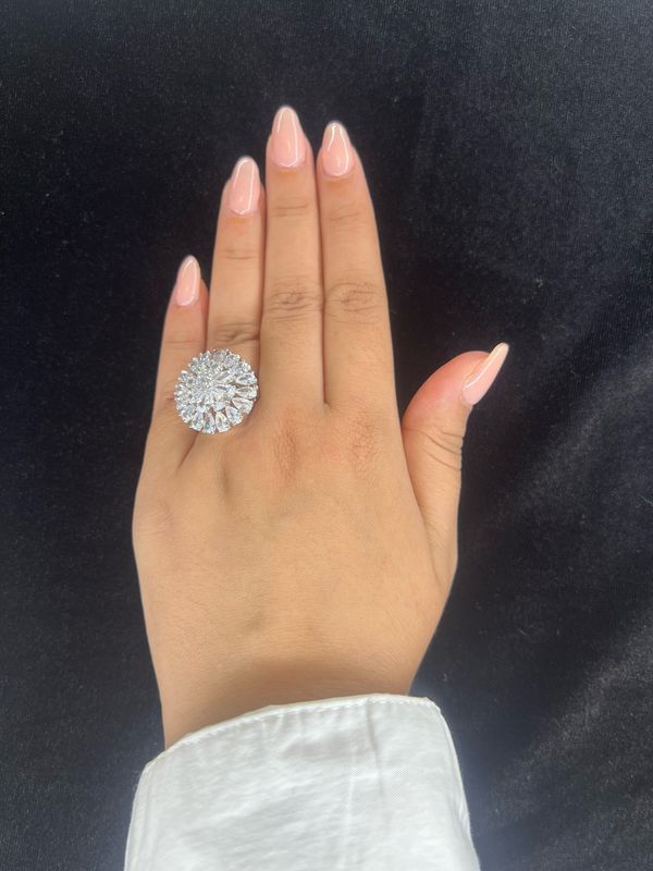 ANILLO PLATEADO CIRCULAR