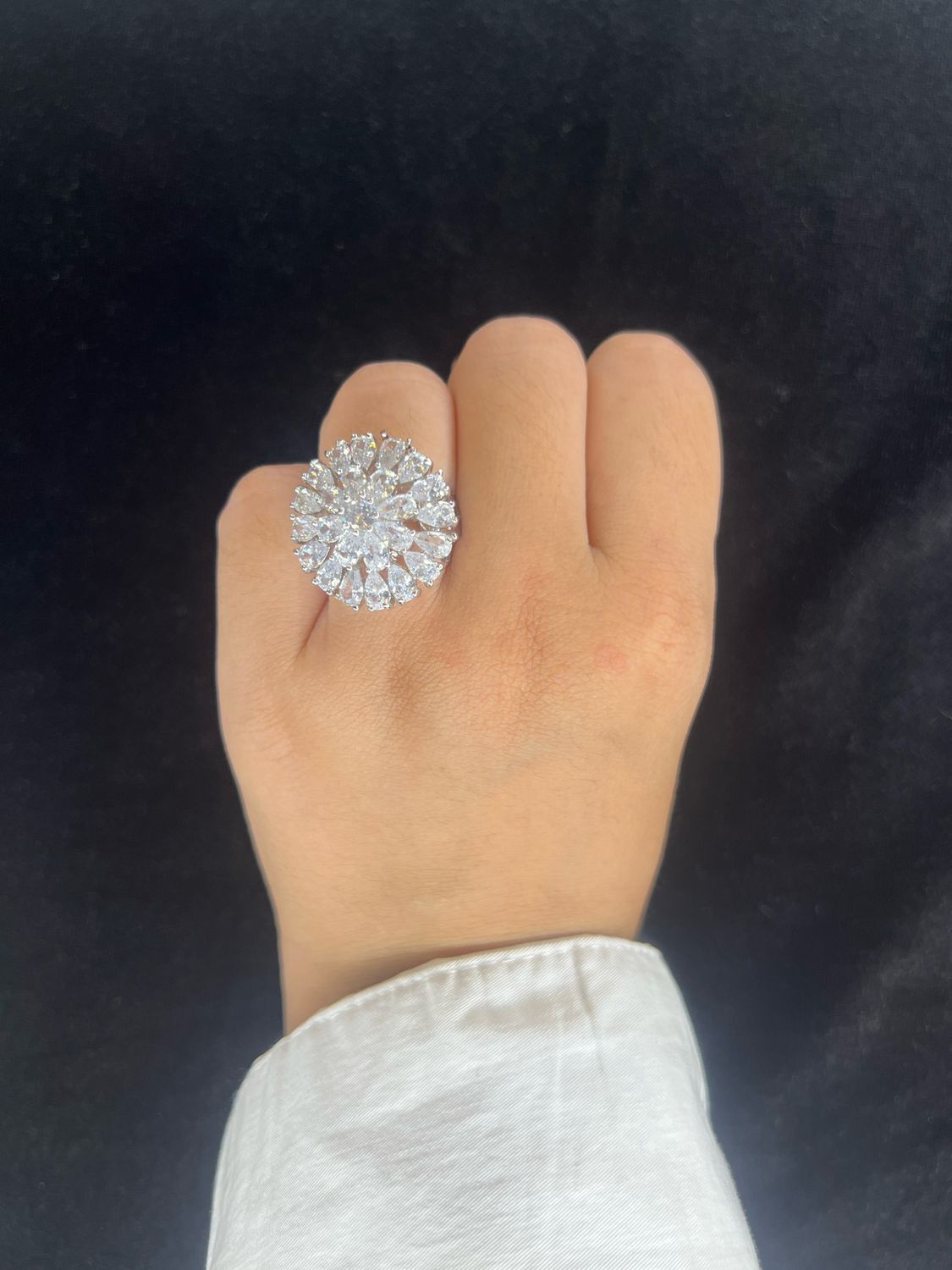ANILLO PLATEADO CIRCULAR