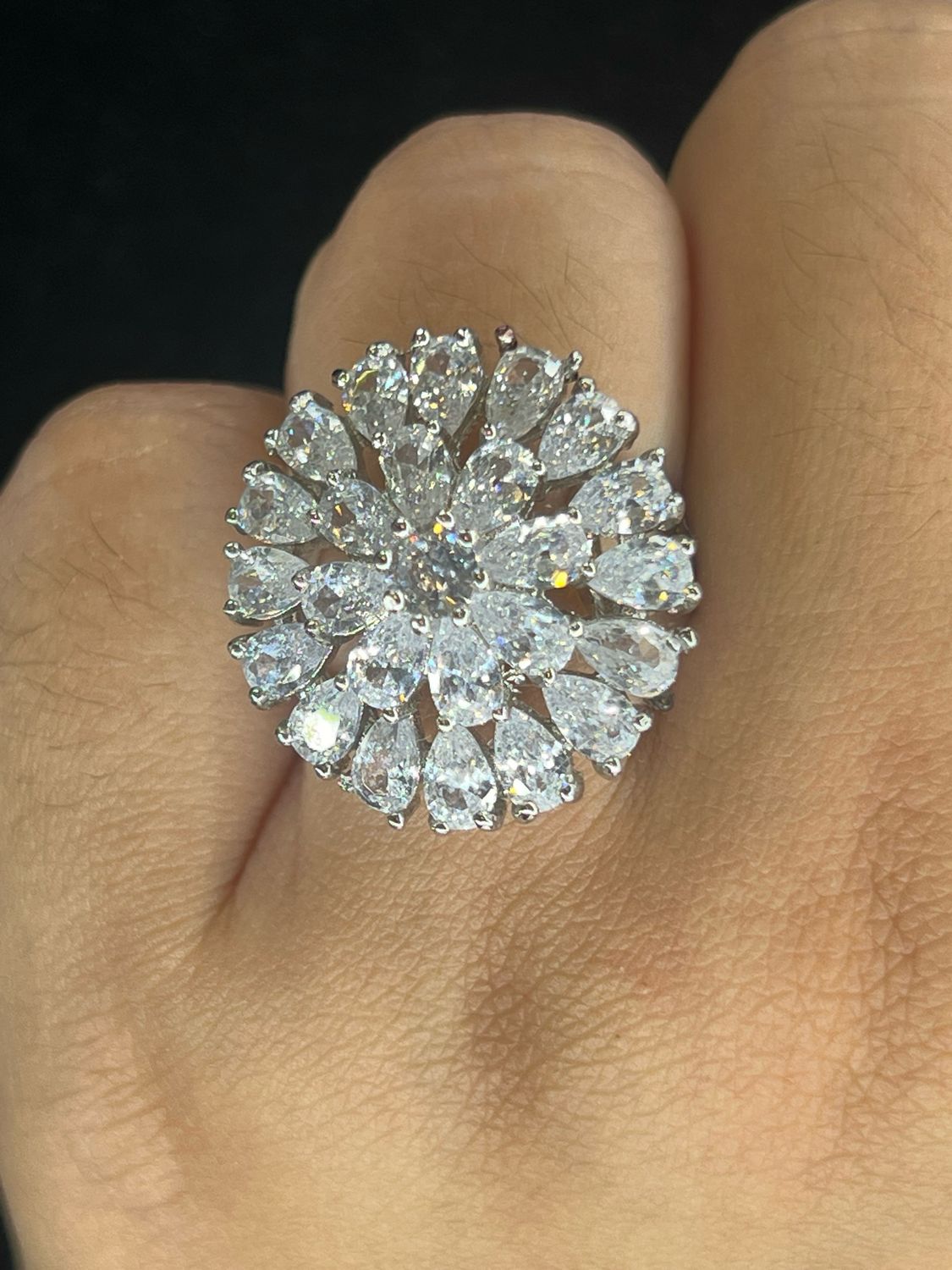 ANILLO PLATEADO CIRCULAR