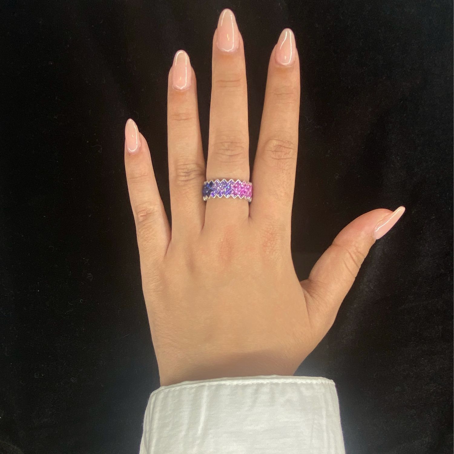 ANILLO DE PEDRERIA MULTICOLOR  DENTADA