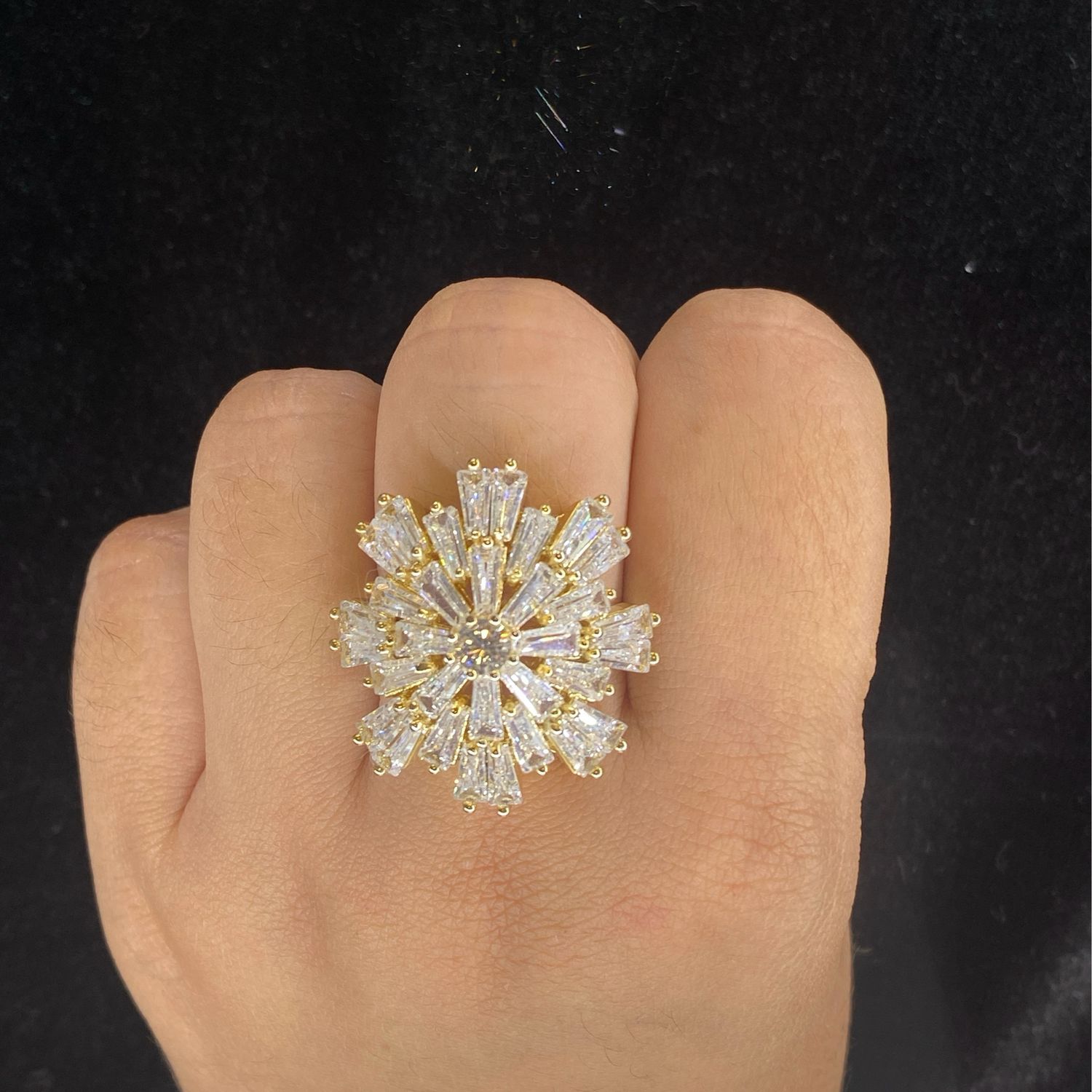ANILLO DORADO GRANDE REDONDO