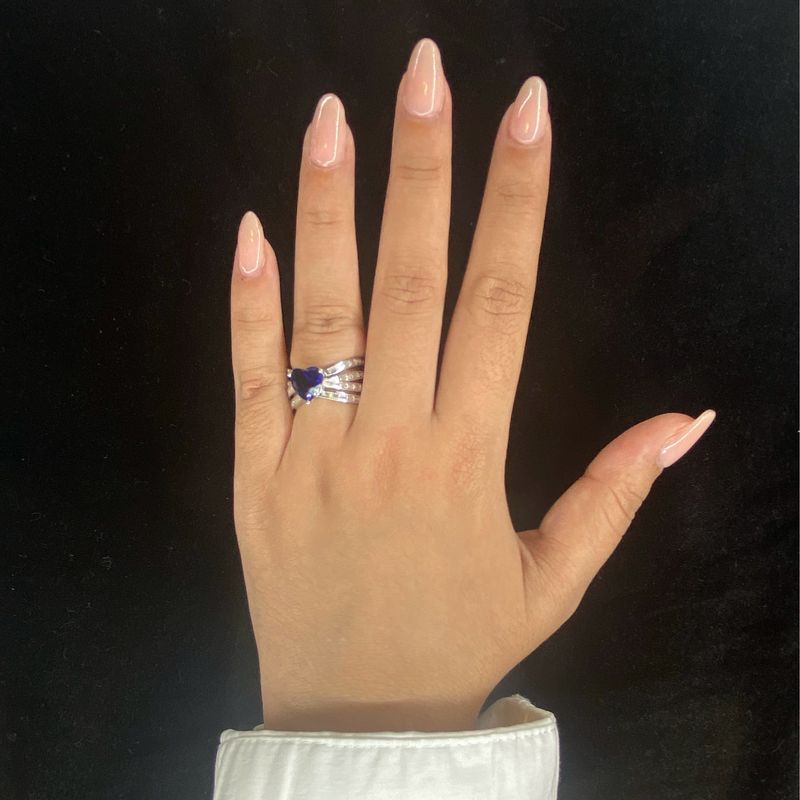 Anillo de corazón azul