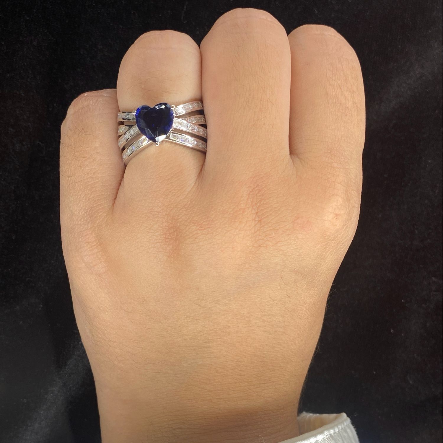 Anillo de corazón azul