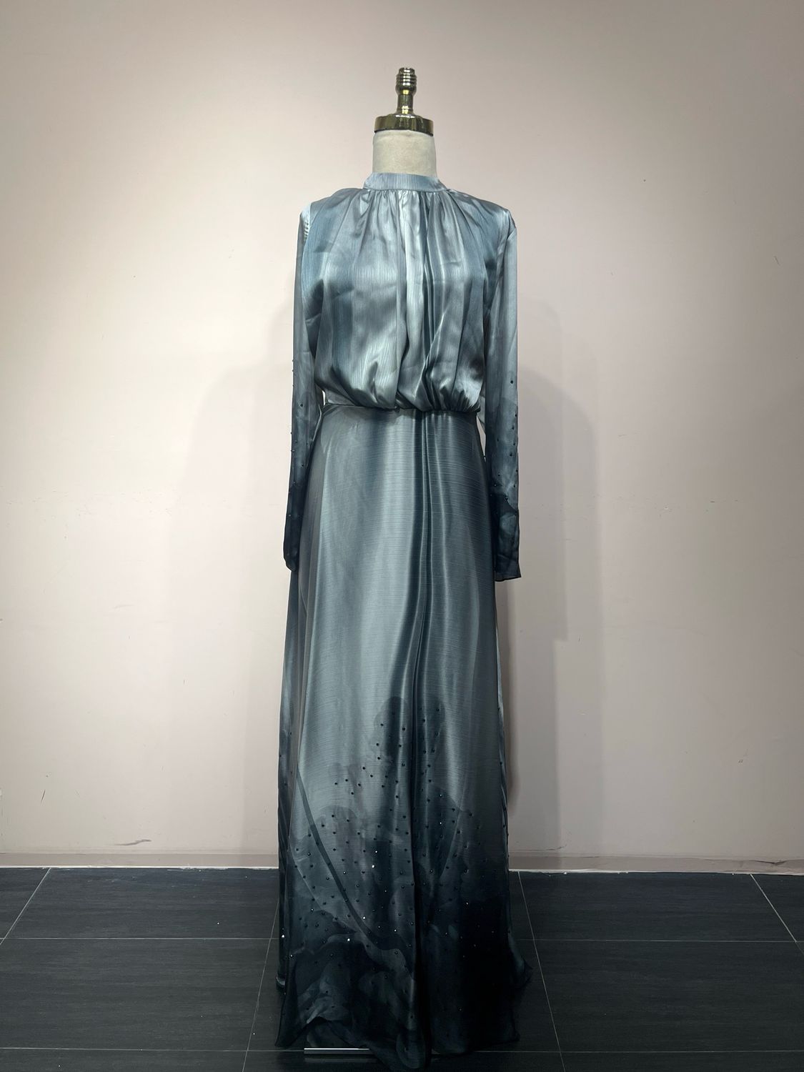 Vestido Largo Color Grisáceo Talla 44-46-48-50