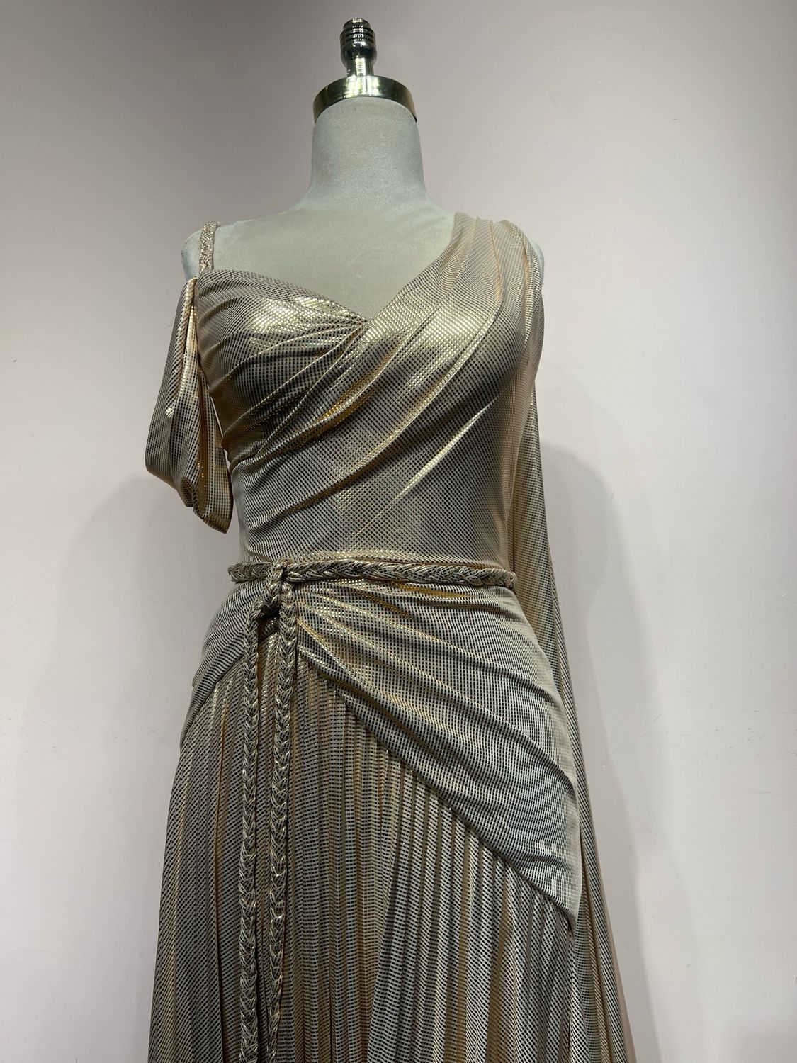 Vestido largo - Dorado - talla 40
