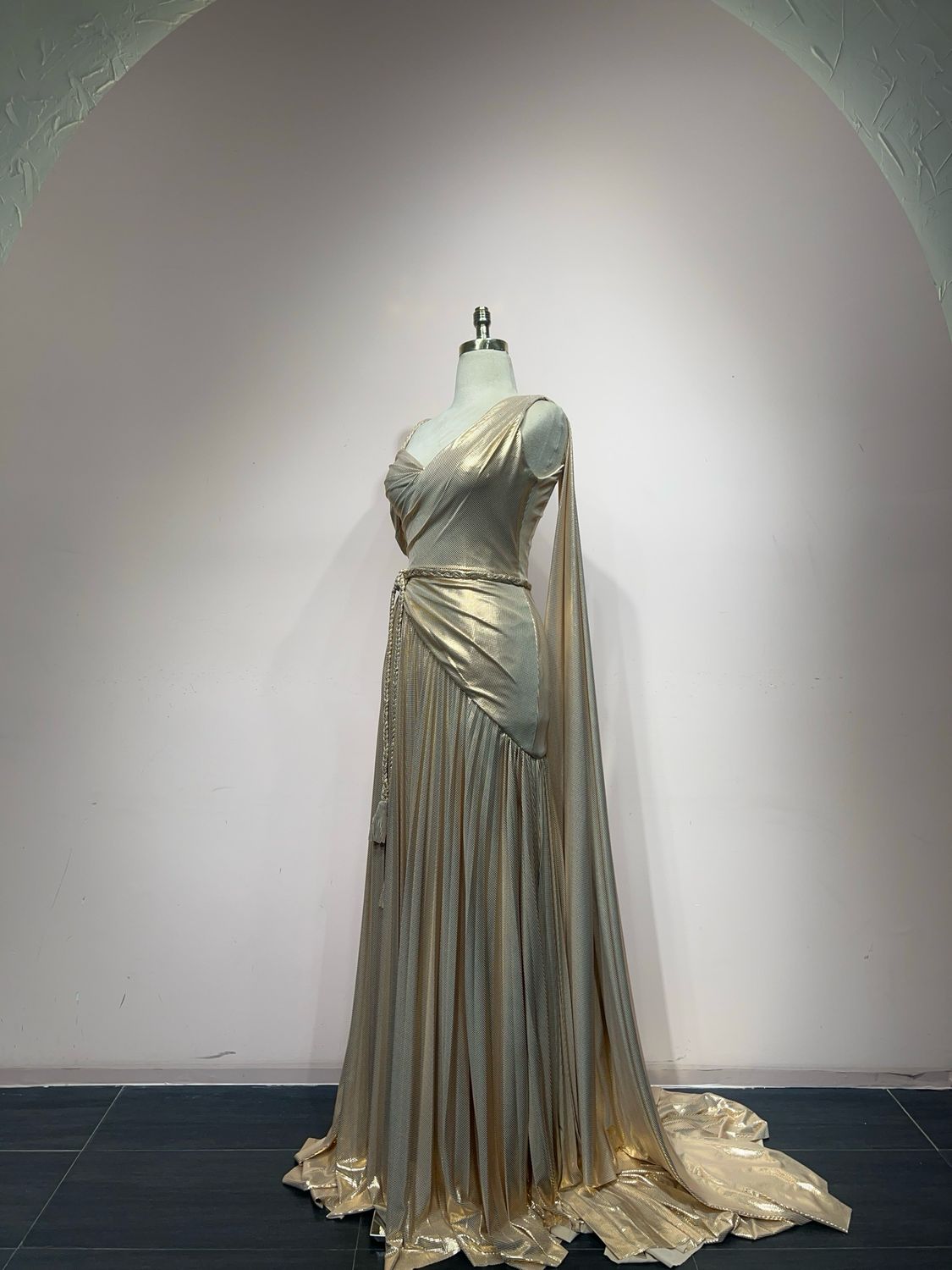 Vestido largo - Dorado - talla 40