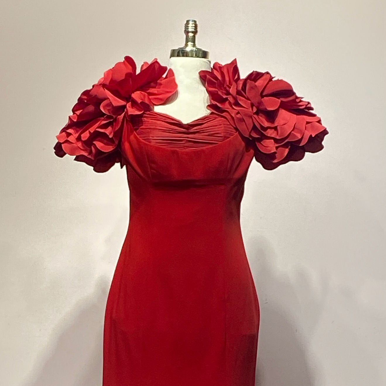 Vestido largo color rojo de talla 42