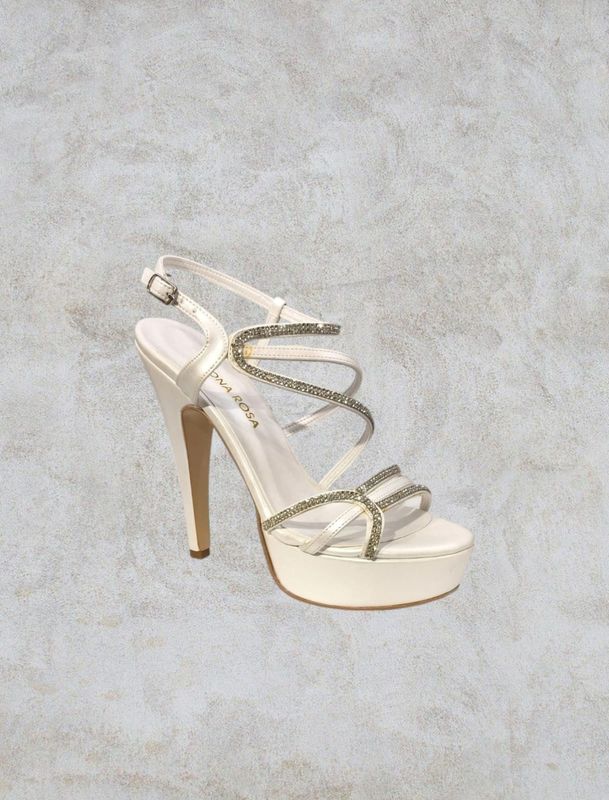 Sandalia Alta de tiras- Blancos