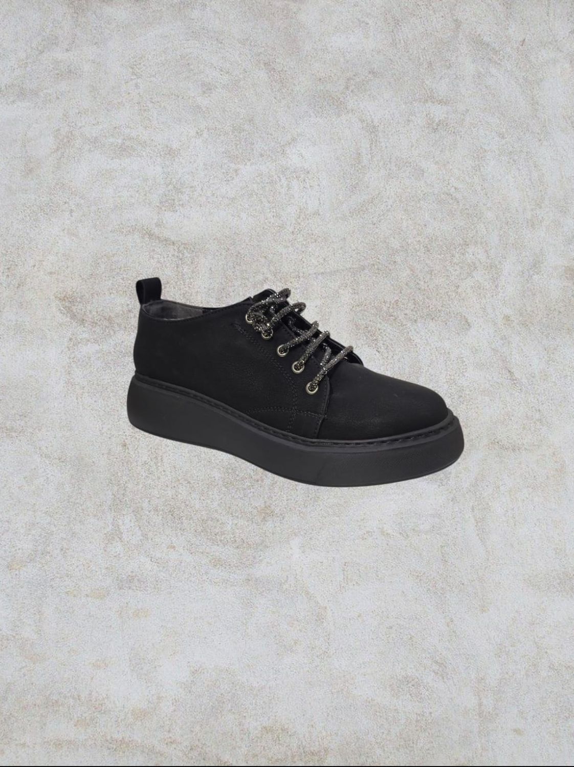 Zapatilla baja negra