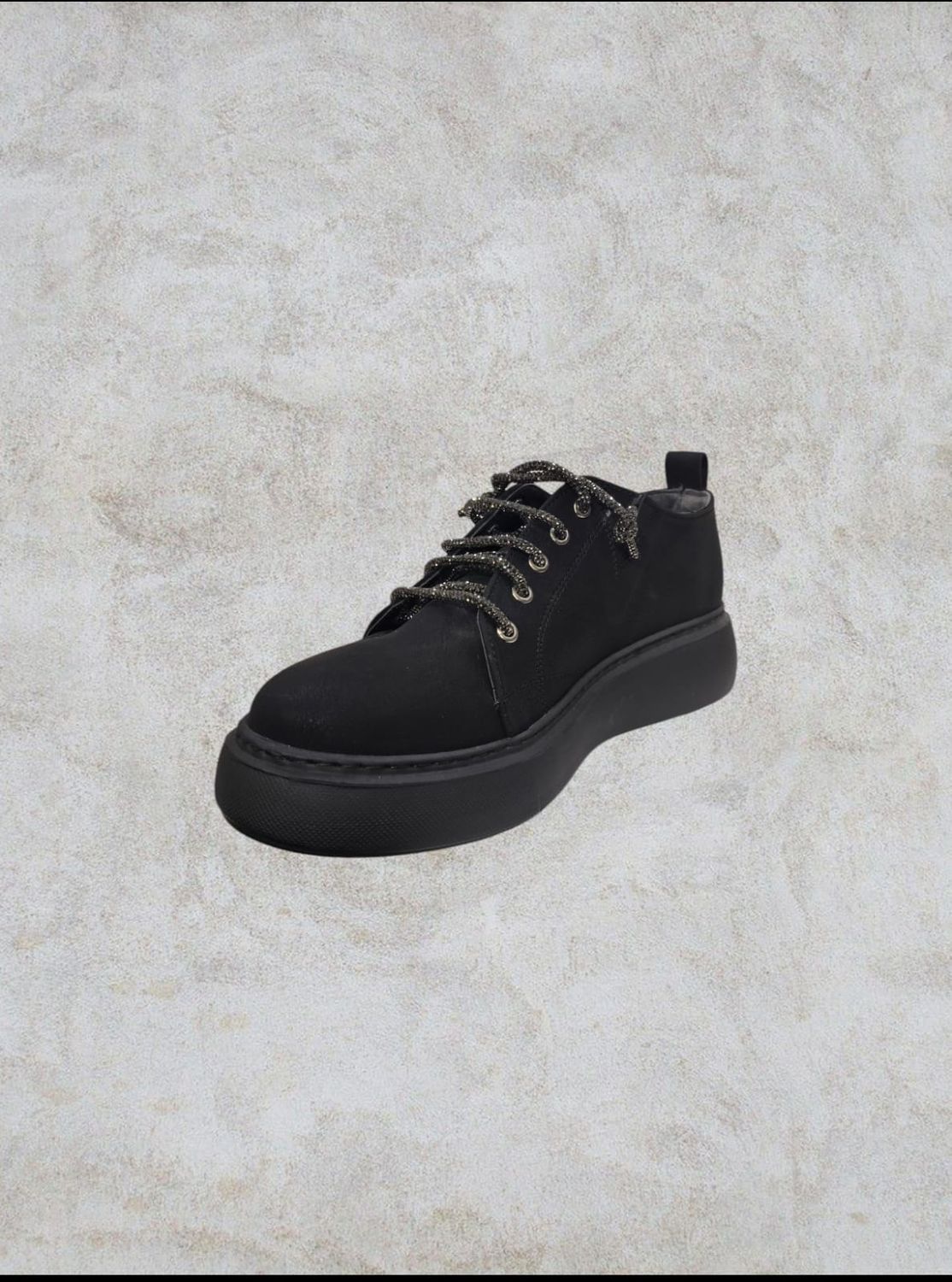 Zapatilla baja negra