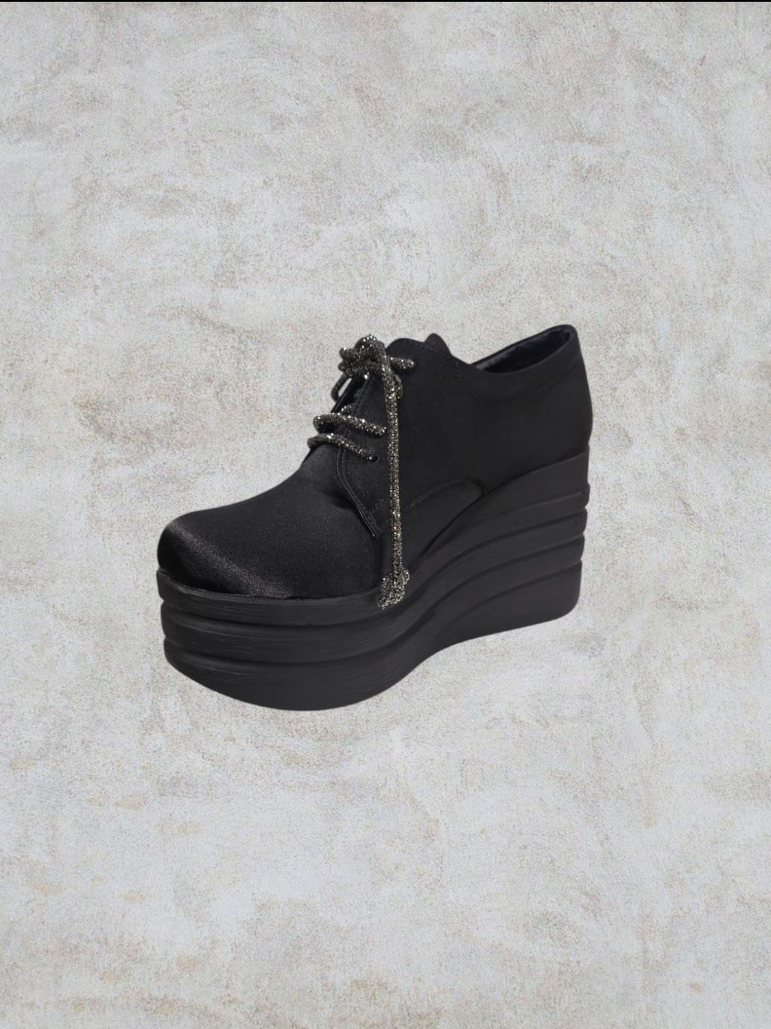Zapatilla alta negra