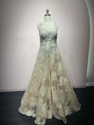VESTIDO LARGO DORADO TALLA :44.                      HN126L