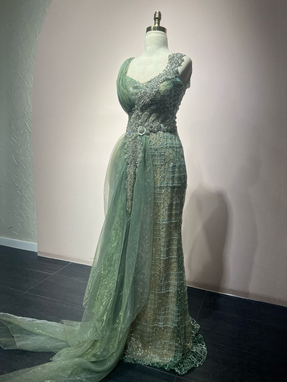 VESTIDO LARGO VERDE OLIVO TALLA: 40. HHN038