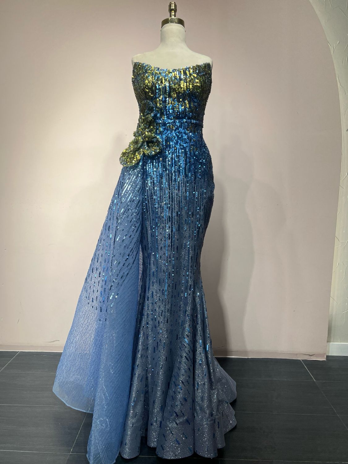 Vestido largo azul verde talla: 44.                              INC5529