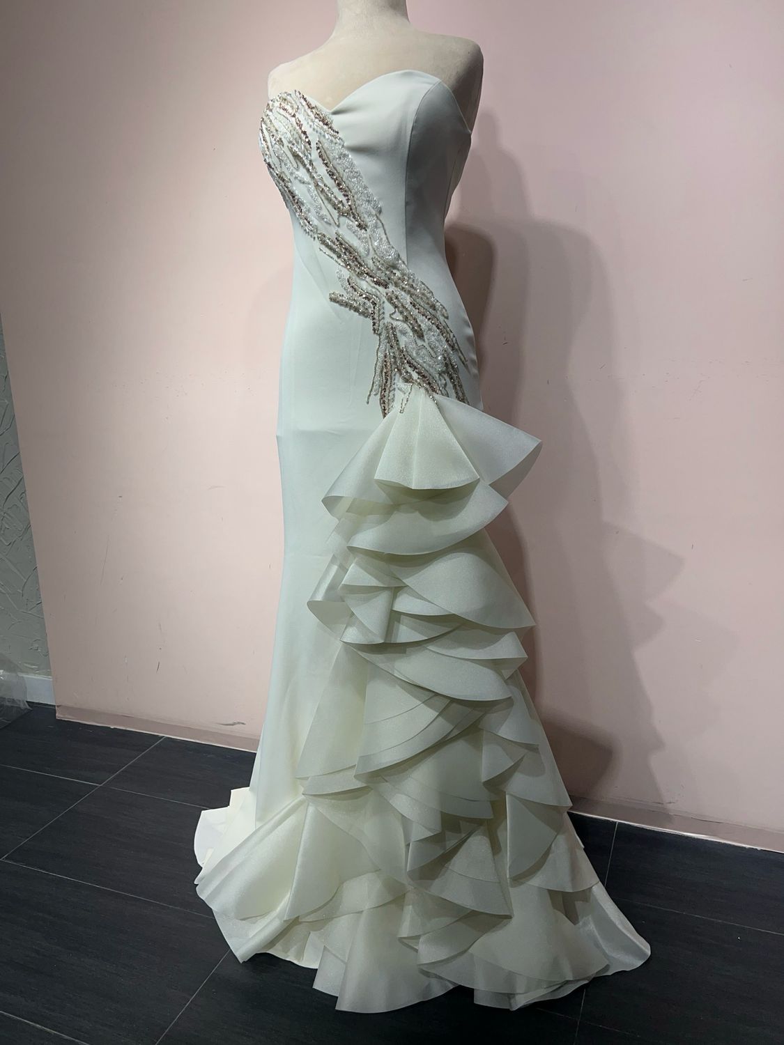 Vestido largo crema talla:46