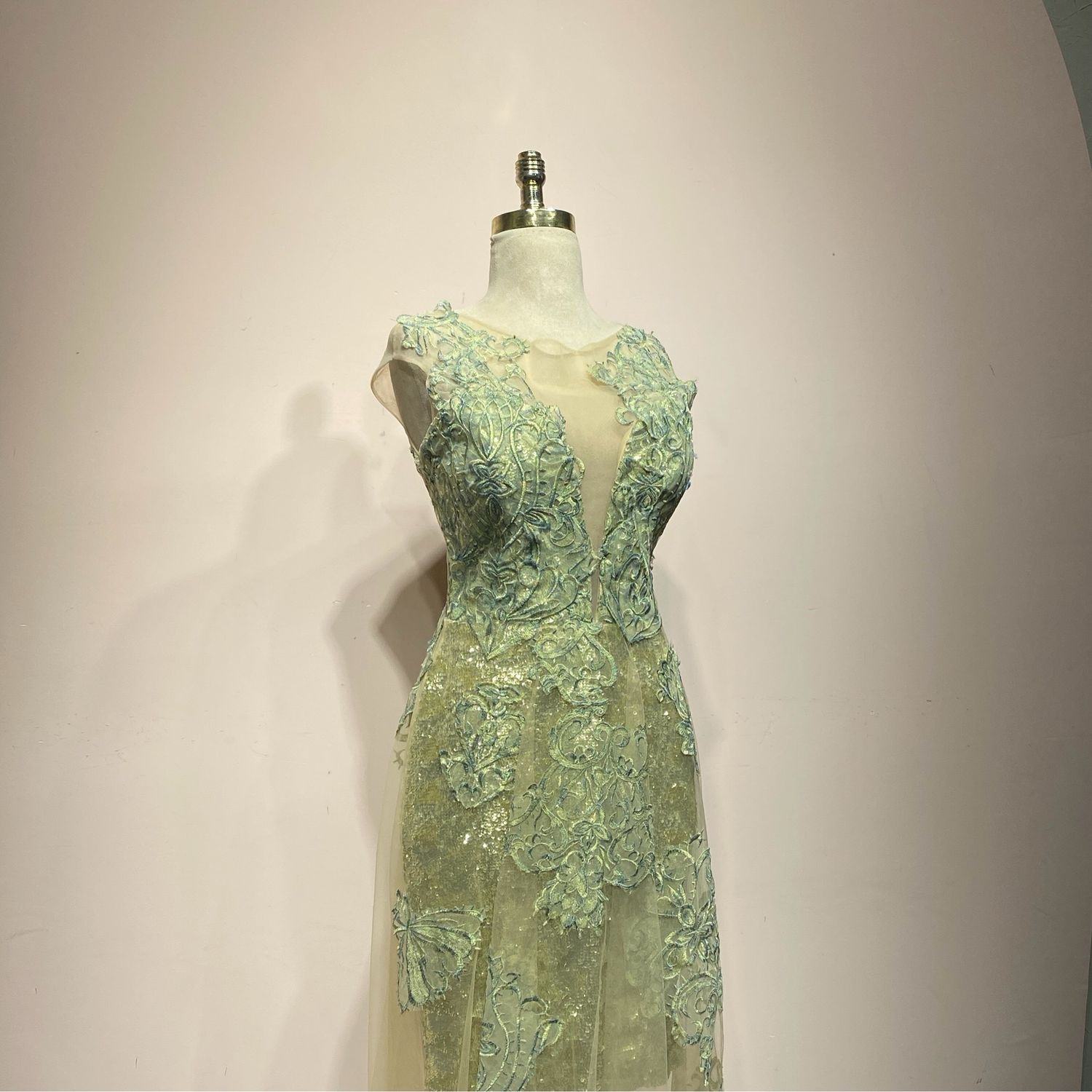Vestido corto beige talla:42