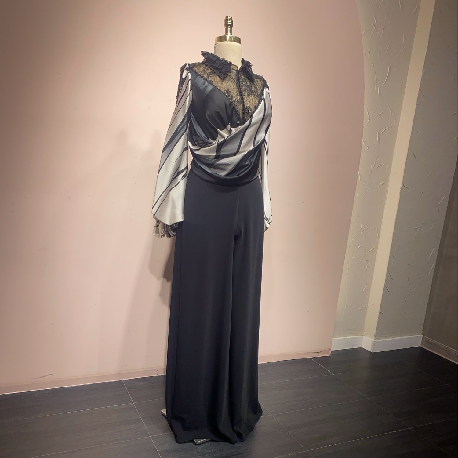 Jumpsuit black and white talla:46 Jumpsuit black and white talla:46