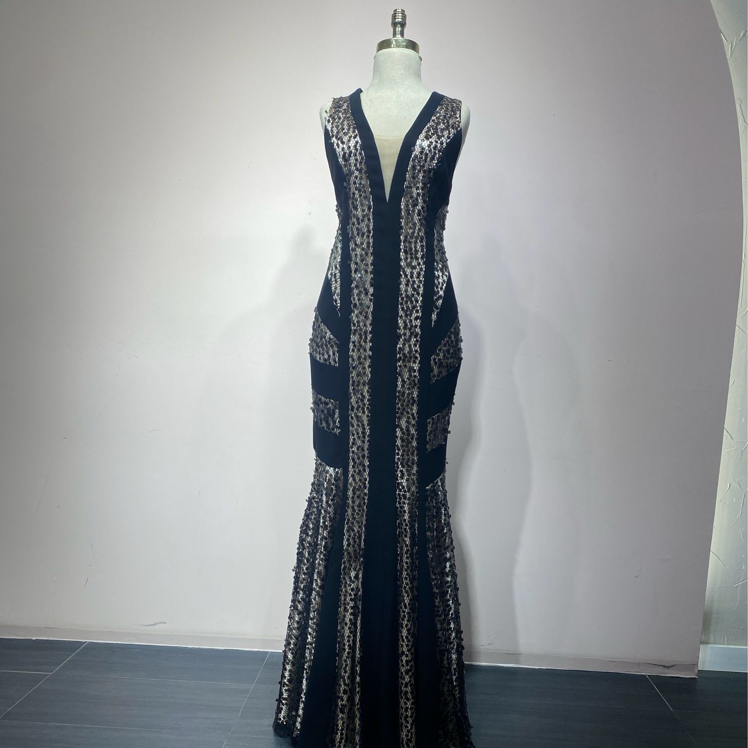 Vestido largo negro beige talla: 48