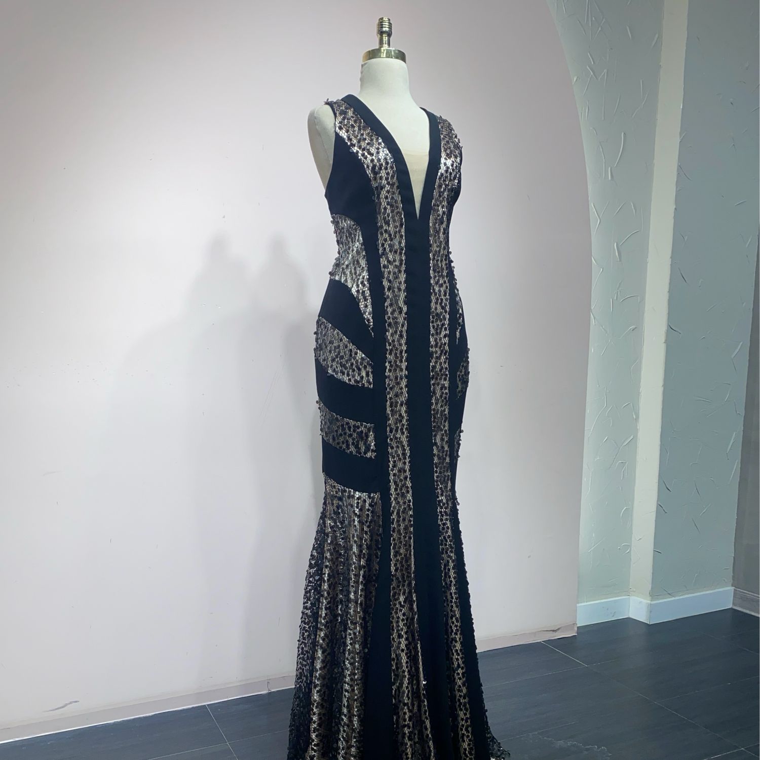 Vestido largo negro beige talla: 48