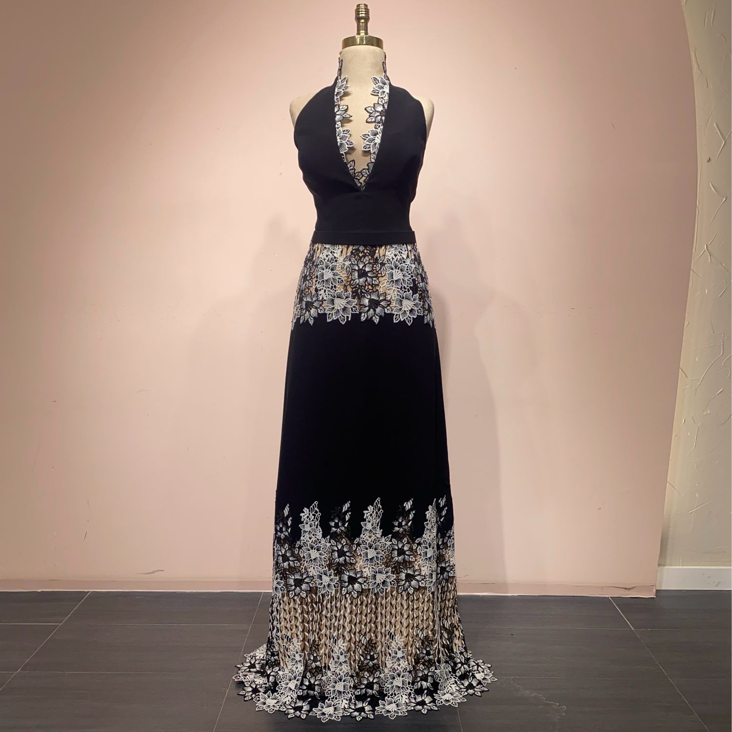 Vestido largo BLACK FLOWERS talla:38 Vestido largo BLACK FLOWERS talla:38