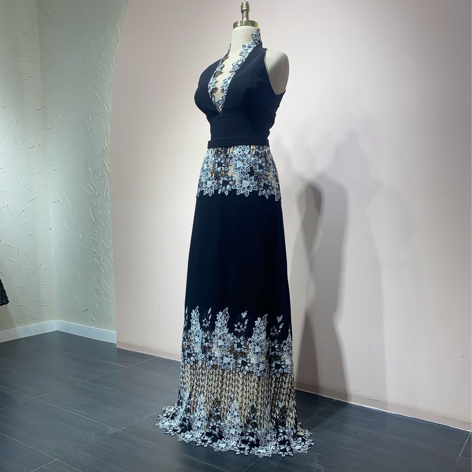 Vestido largo BLACK FLOWERS talla:38 Vestido largo BLACK FLOWERS talla:38