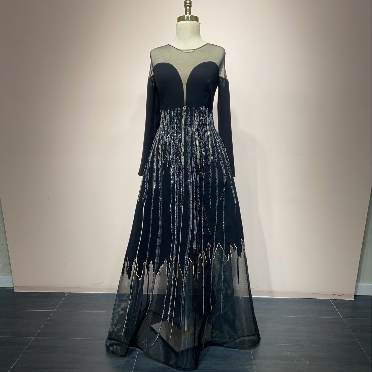 Vestido largo BLACK Talla:40 Vestido largo BLACK Talla:40