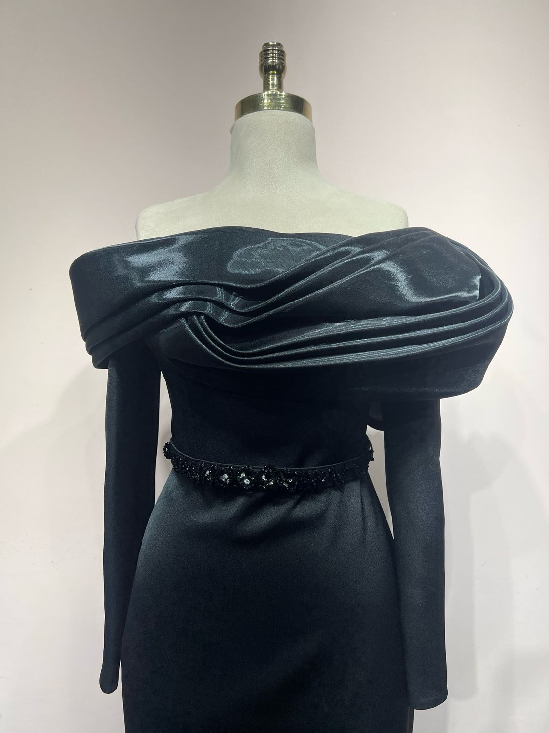 Vestido largo EBONY SATIN Talla: 42