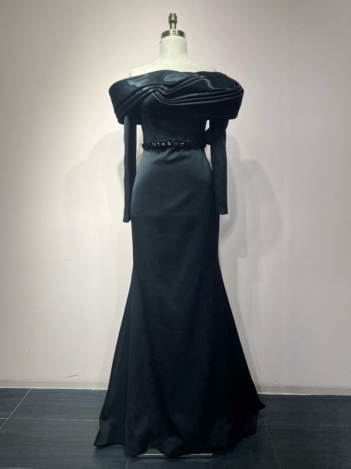 Vestido largo EBONY SATIN Talla: 42