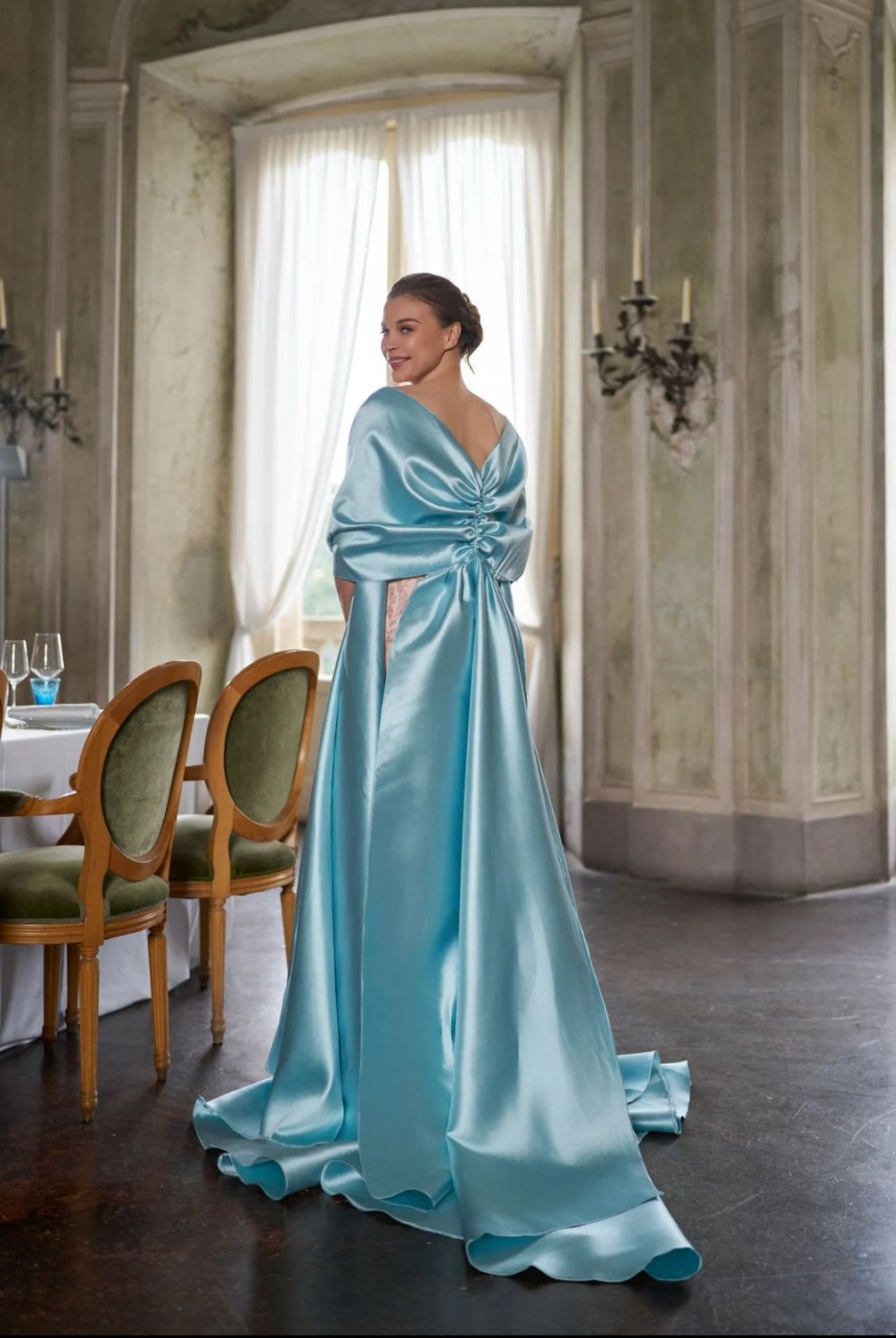 Vestido sirena con capa talla 44