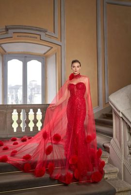 Vestido rojo sirena con capa talla 38/6